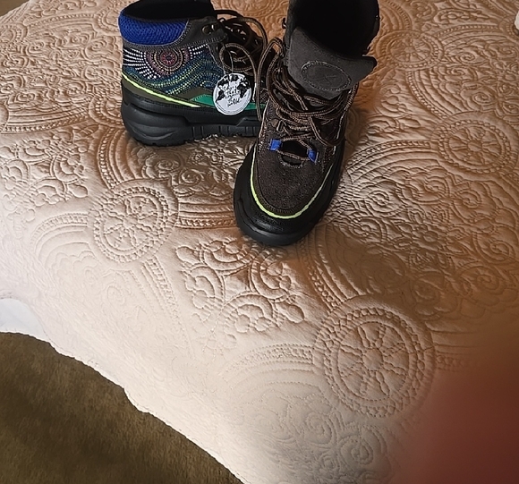 inkkas Brown High-Top Boots with Blue & Green Accents - Picture 2 of 5